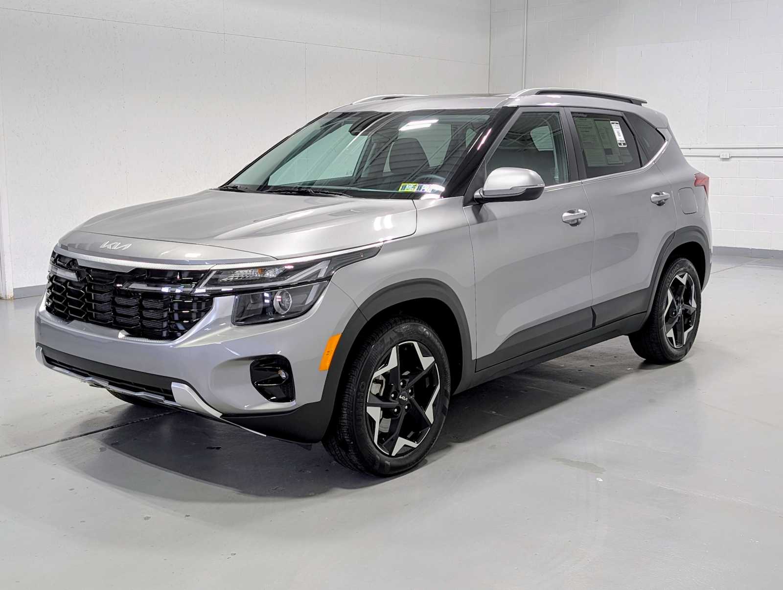 2024 Kia Seltos EX's photo