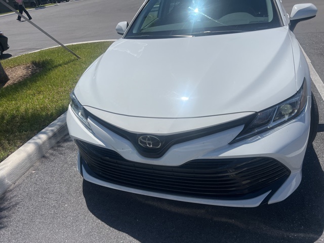 2020 Toyota Camry LE photo 2