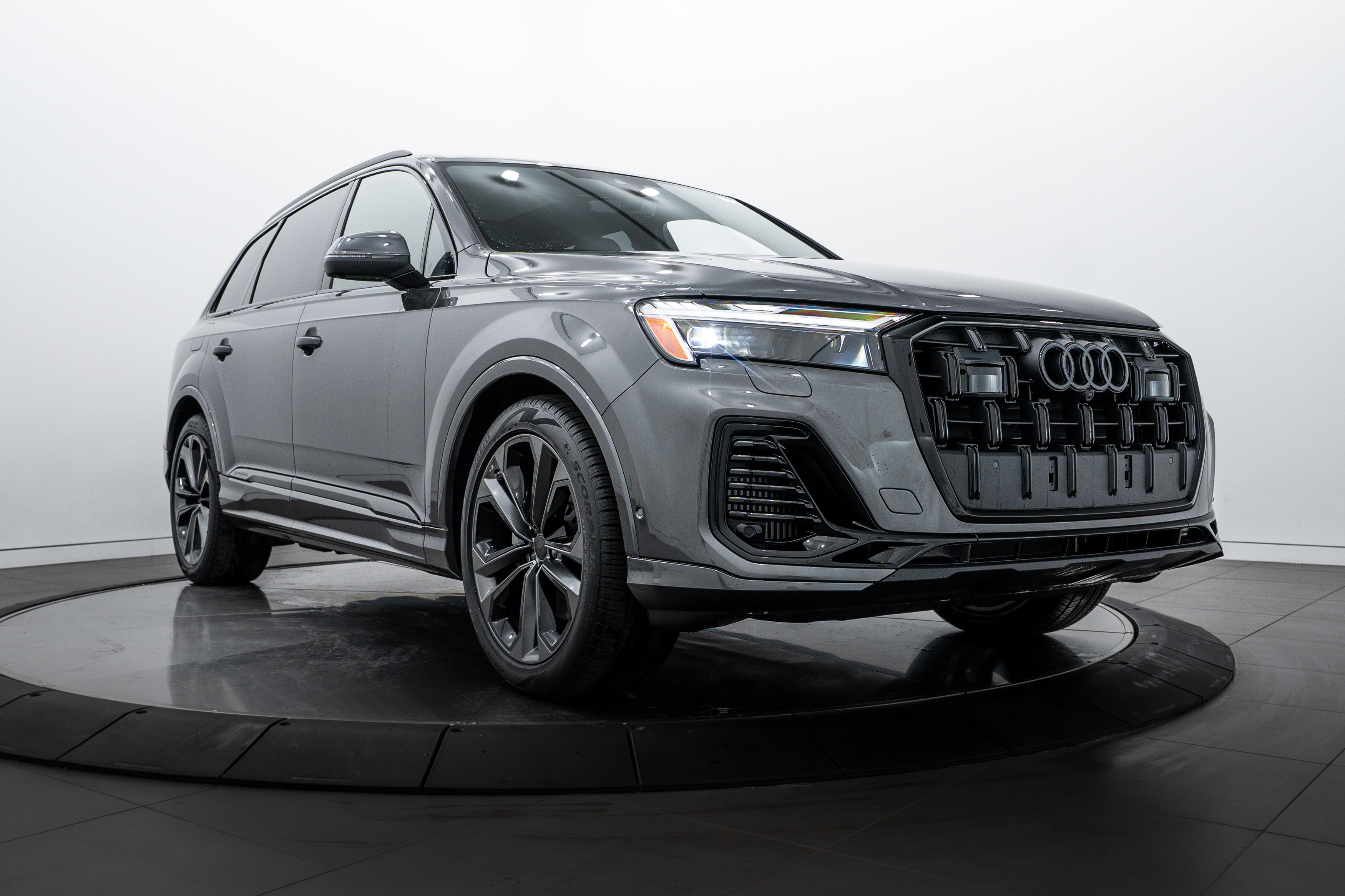 2026 Audi Q7 Premium Plus's photo