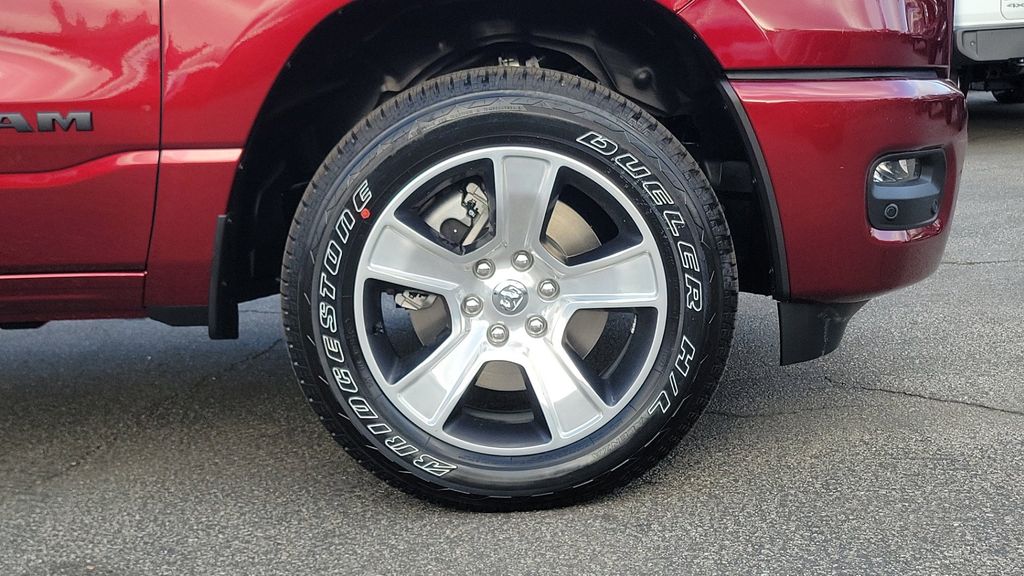 2025 Ram 1500 Tradesman photo 4