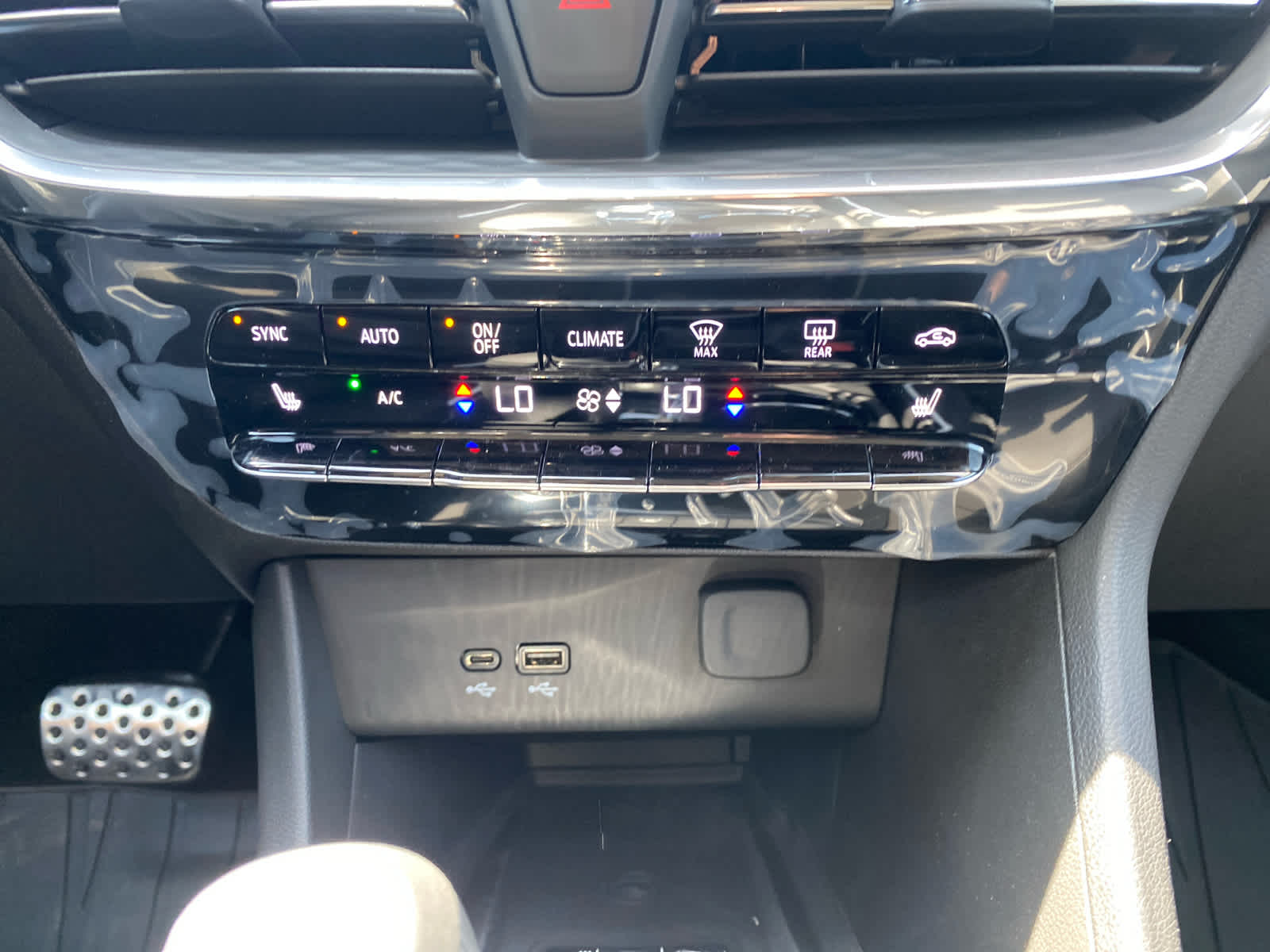 2026 Buick Encore GX Avenir photo 22