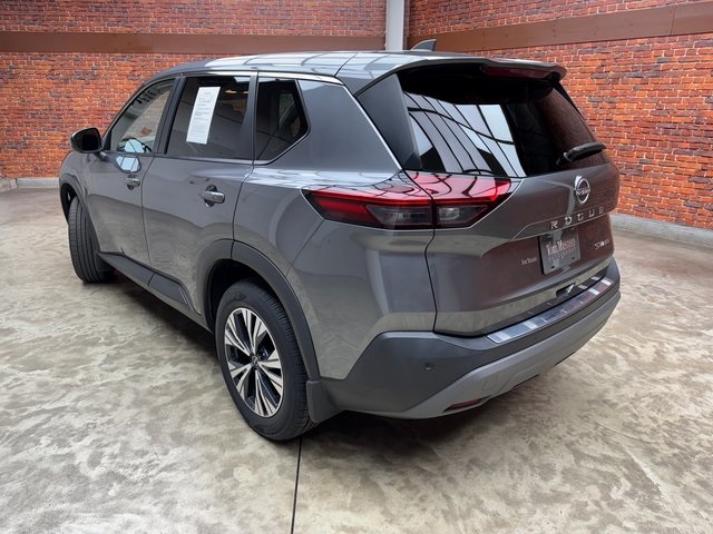 2022 Nissan Rogue SV photo 3