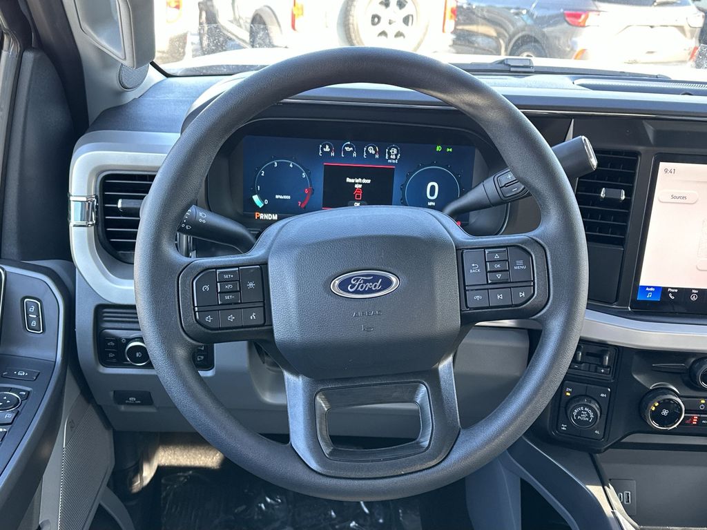 2025 Ford F-350 XLT photo 15