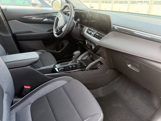 2024 Chevrolet Trailblazer LT photo 3
