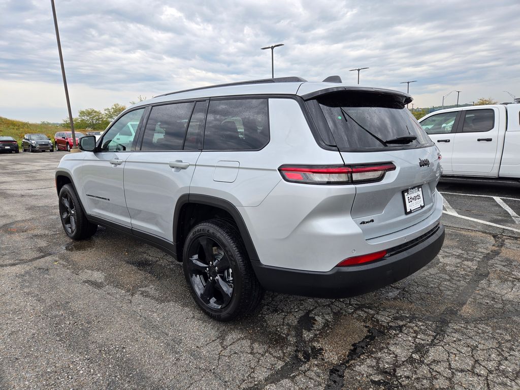 2025 Jeep Grand Cherokee L photo 3
