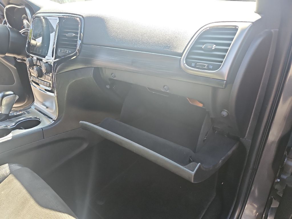2020 Jeep Grand Cherokee Altitude photo 23