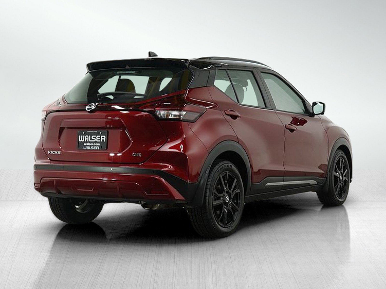 2021 Nissan Kicks SR photo 4