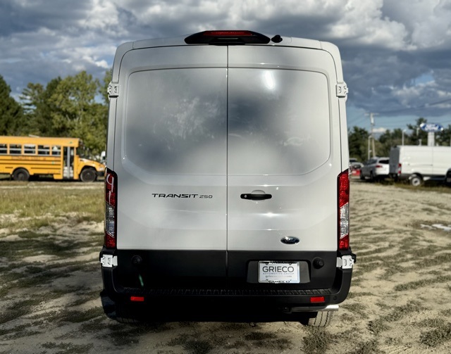 2025 Ford Transit photo 6