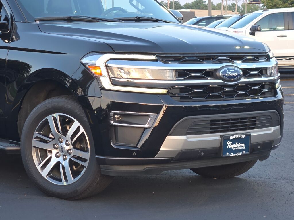 2024 Ford Expedition Limited photo 2