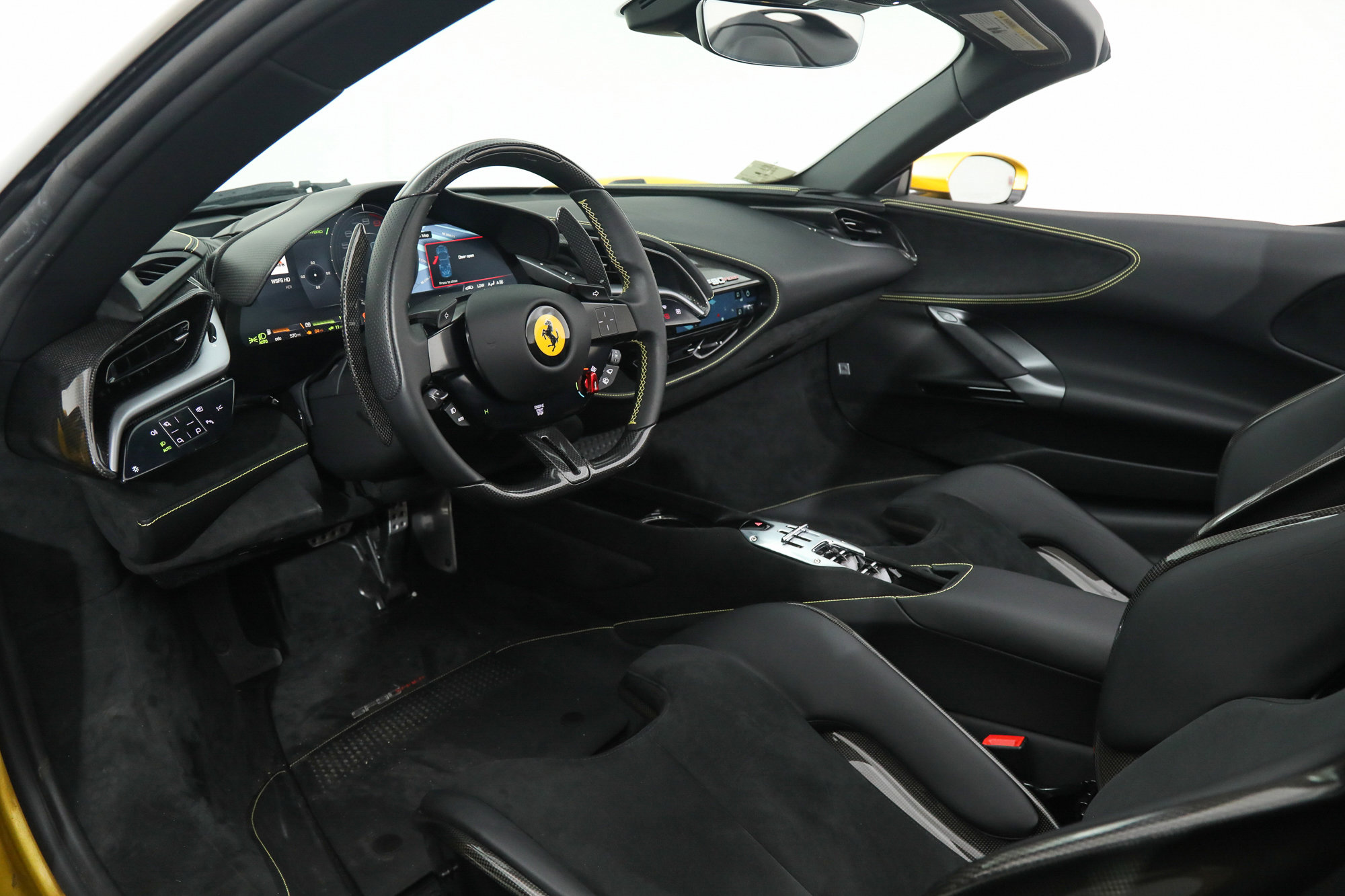 2022 Ferrari SF90 Spider photo 4