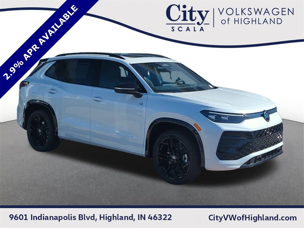 2025 Volkswagen Tiguan SE R-LINE BLACK's photo