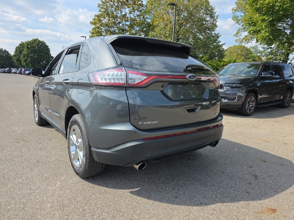 2017 Ford Edge SE photo 4
