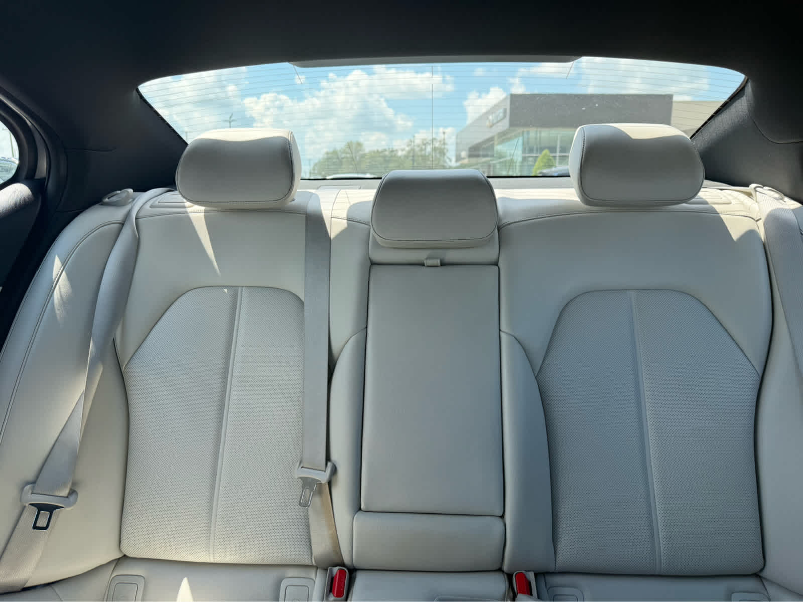 2024 Genesis G70 2.5T photo 11