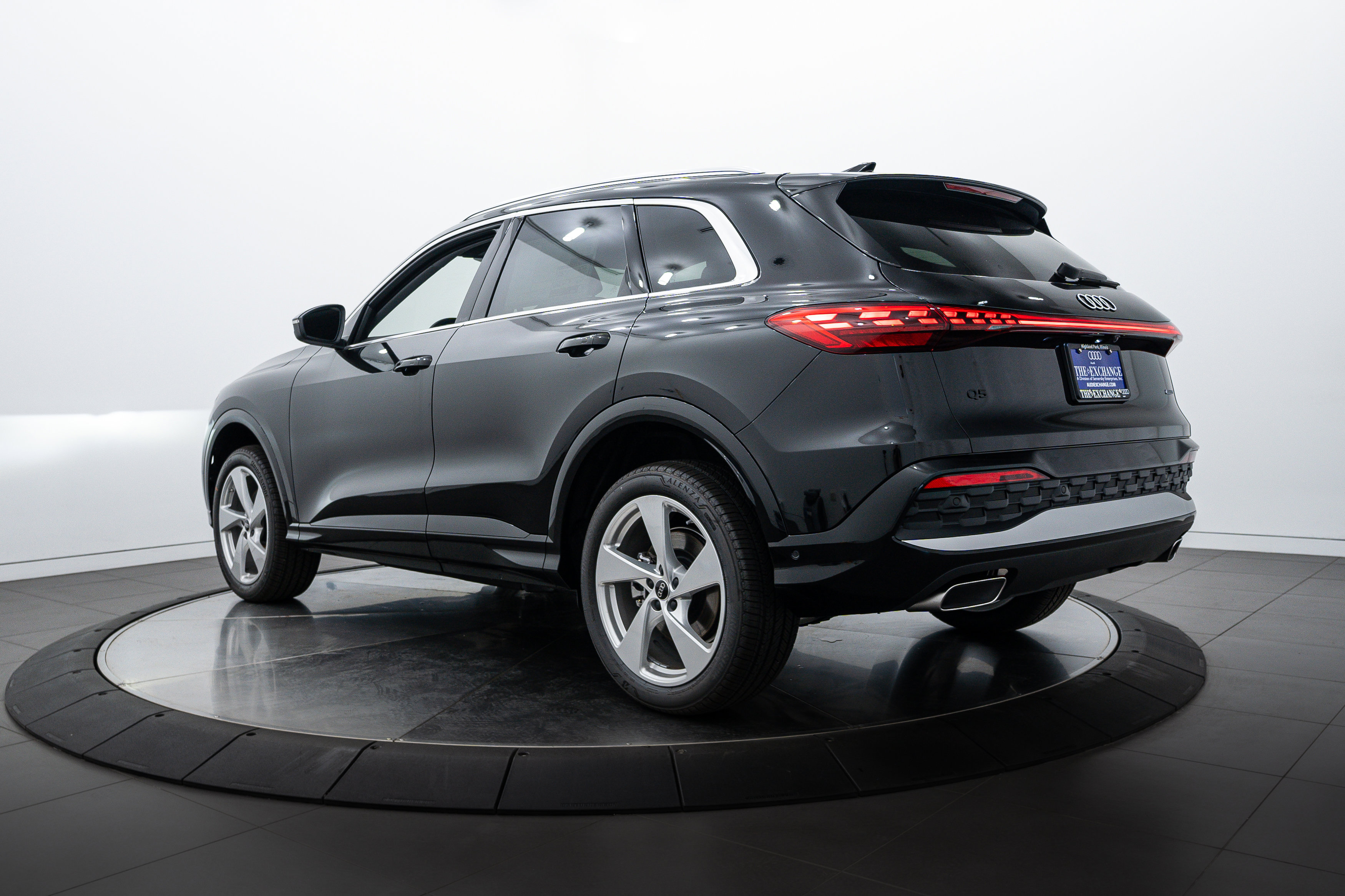 2025 Audi Q5 Premium Plus photo 5