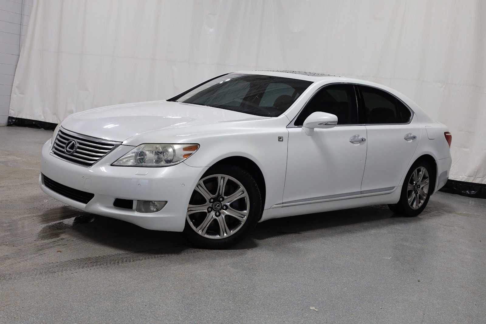 2011 Lexus LS Base's photo