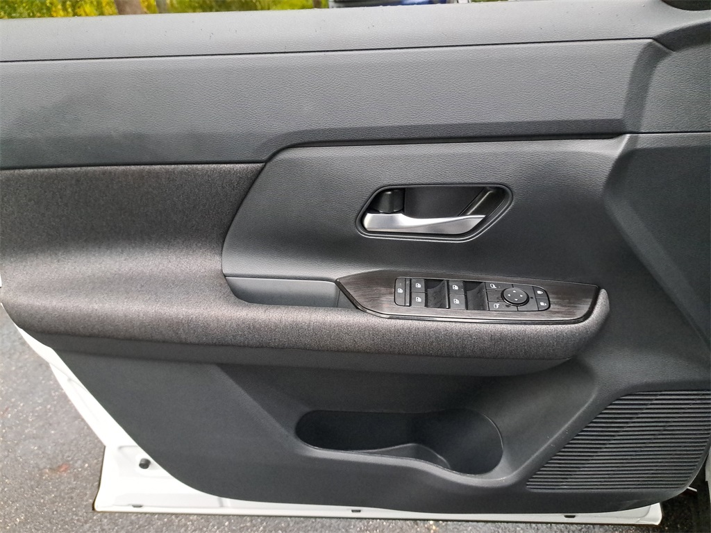 2026 Nissan Kicks SV photo 19