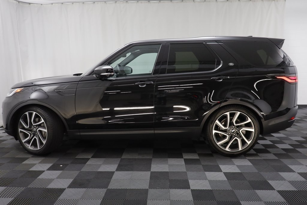 2025 Land Rover Discovery S photo 2