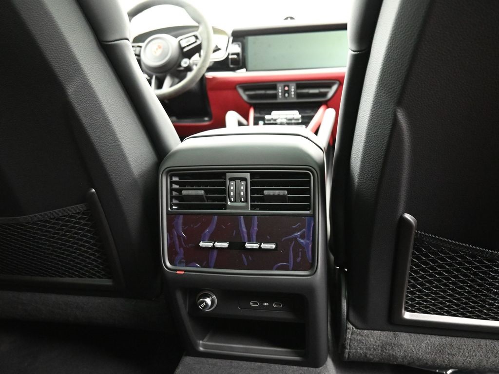 2026 Porsche Cayenne GTS Coupe photo 22
