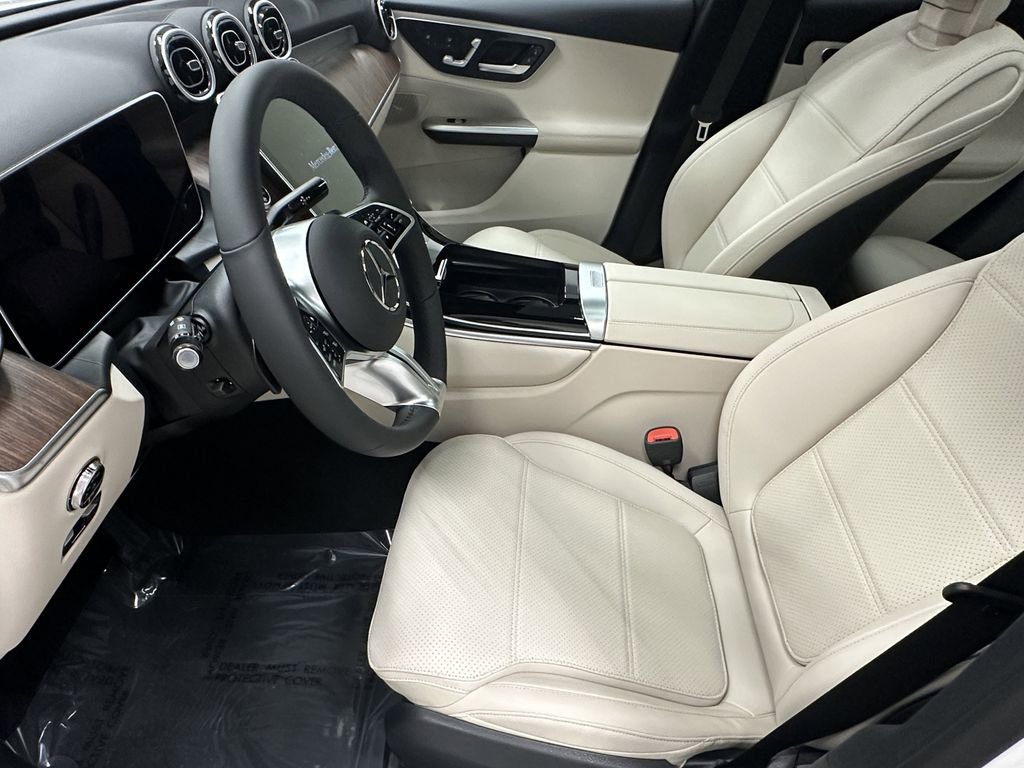 2026 Mercedes Benz GLC 300 photo 9