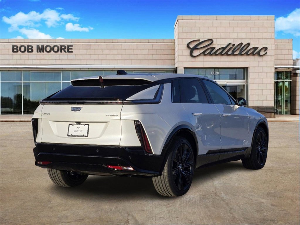 2025 Cadillac Lyriq Sport photo 4