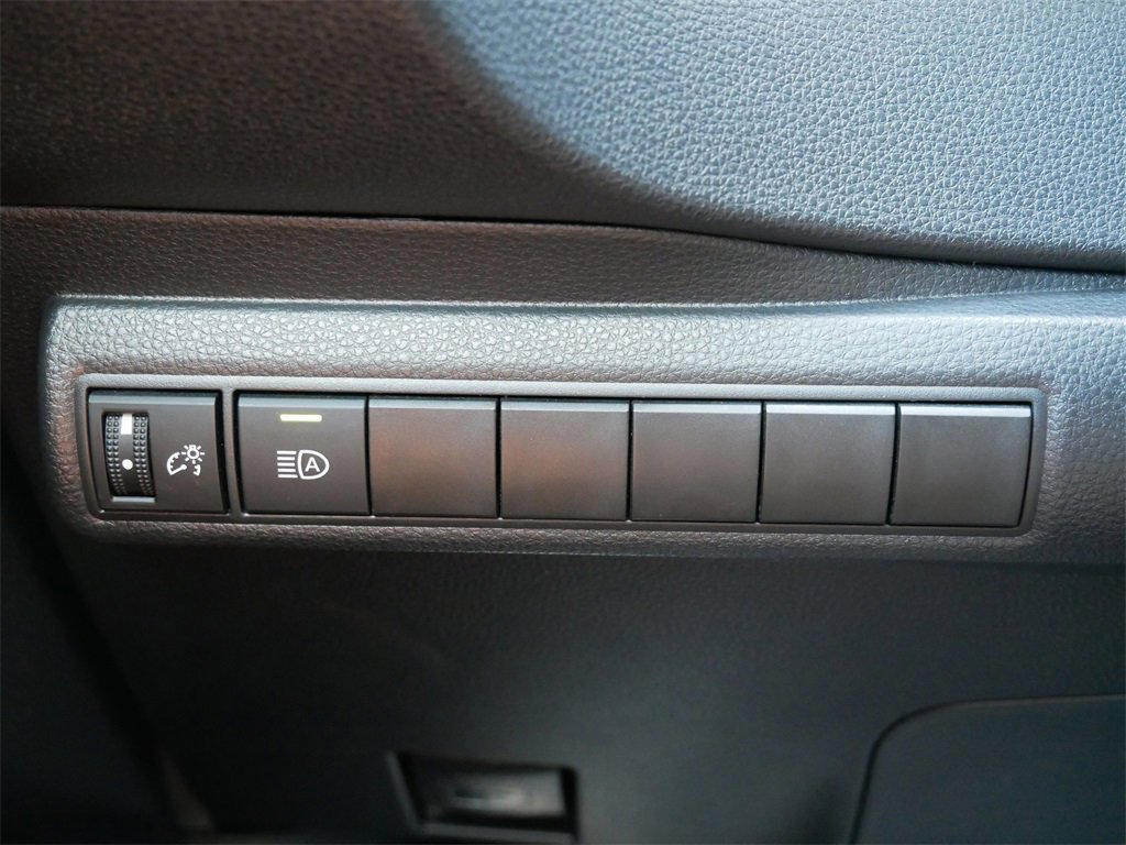 2025 Toyota Corolla LE photo 20