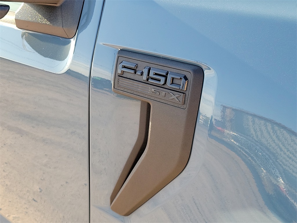 2023 Ford F-150 XL photo 12