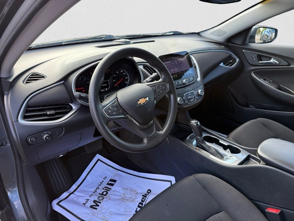 2020 Chevrolet Malibu LS photo 13