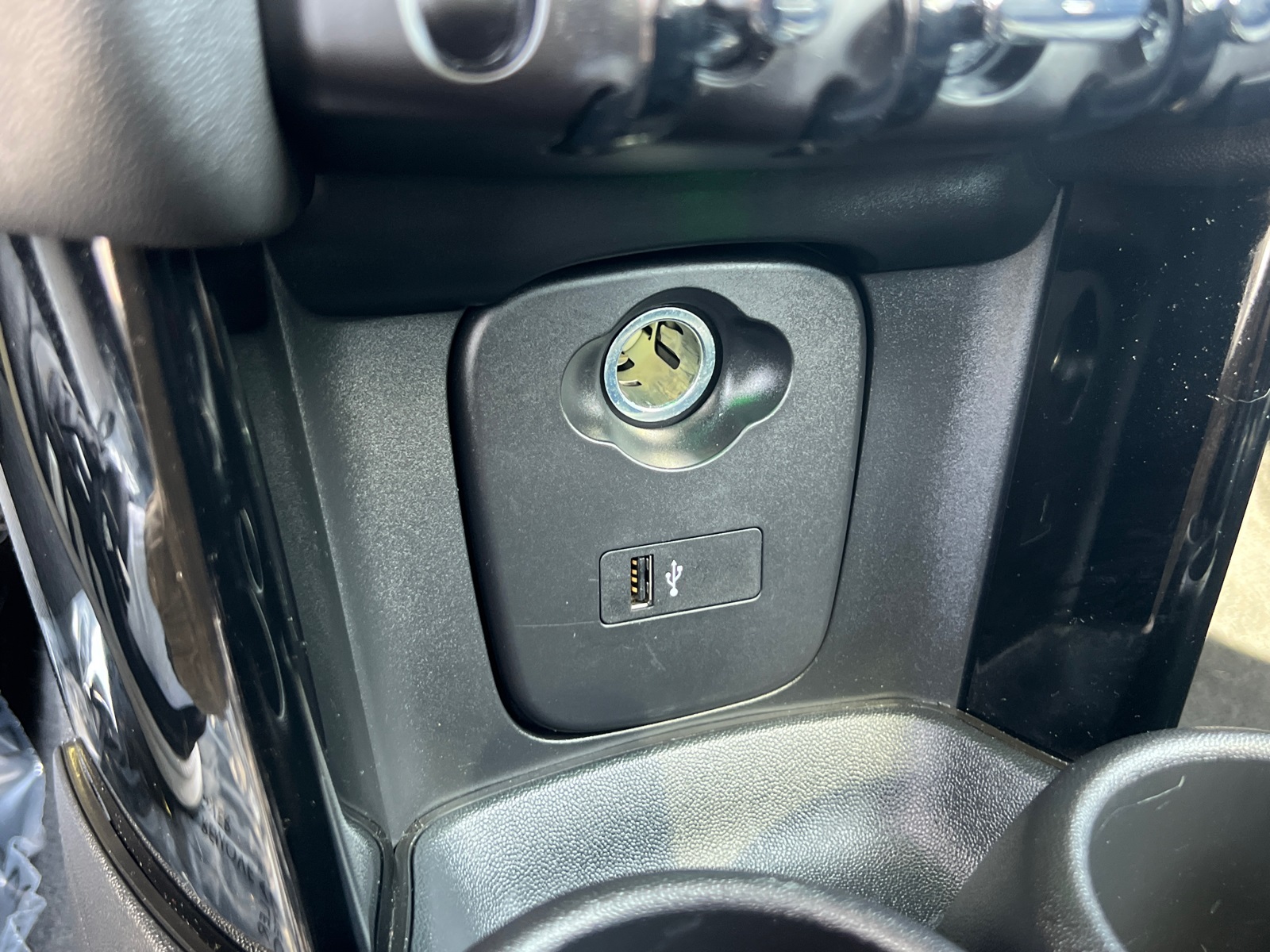 2021 Mini Cooper 2 Door Hardtop Oxford Edition photo 28
