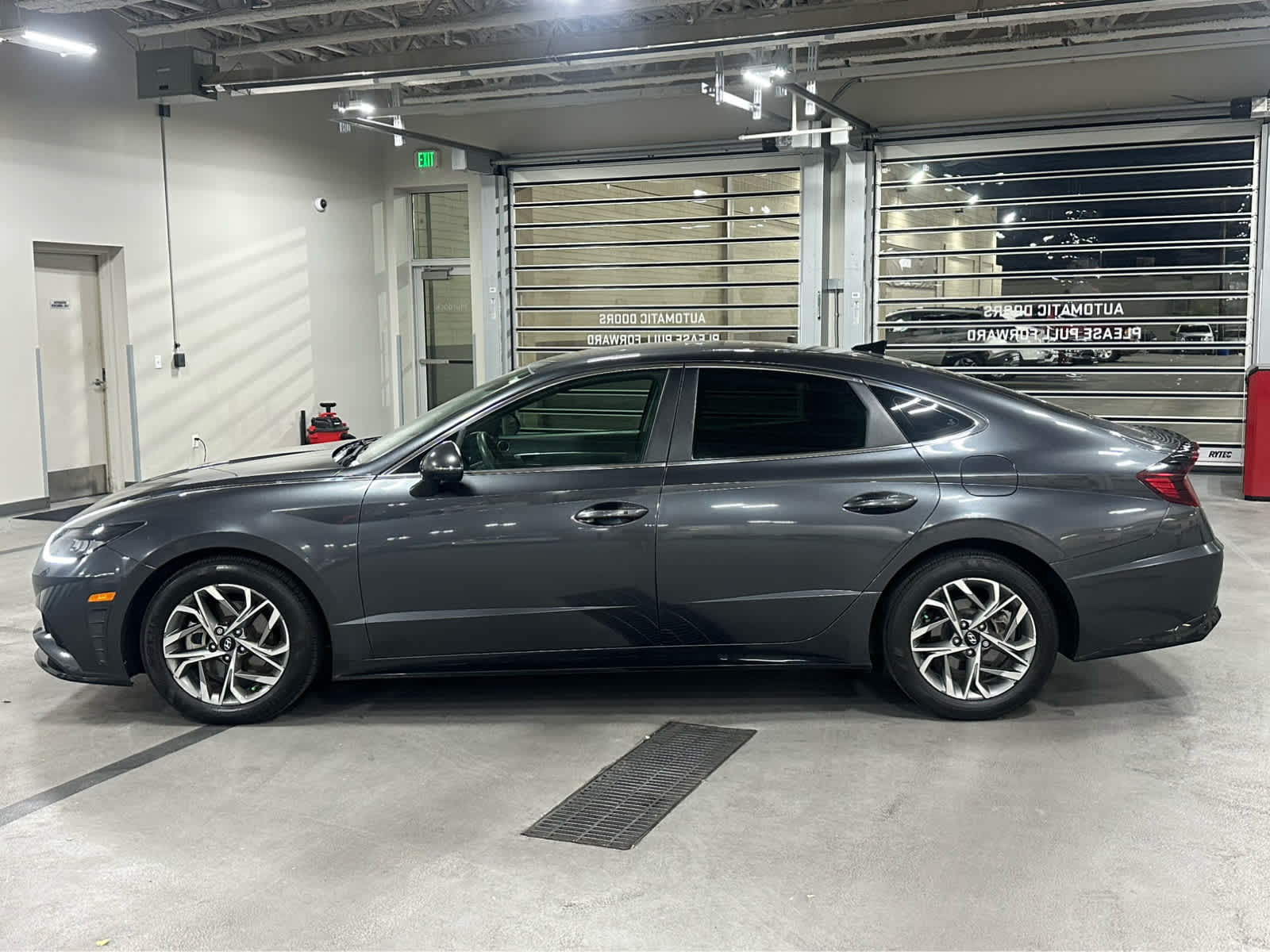 2020 Hyundai Sonata SEL photo 2