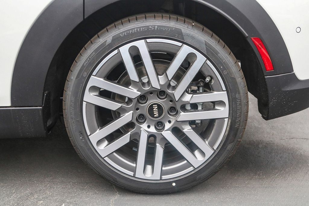2026 Mini Cooper 4 Door Hardtop S Iconic photo 8