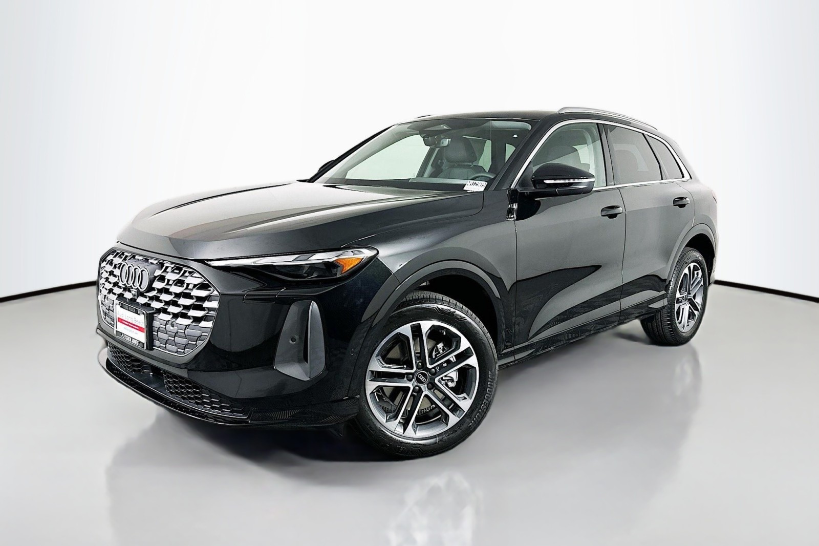 2025 Audi New Q5 Premium's photo