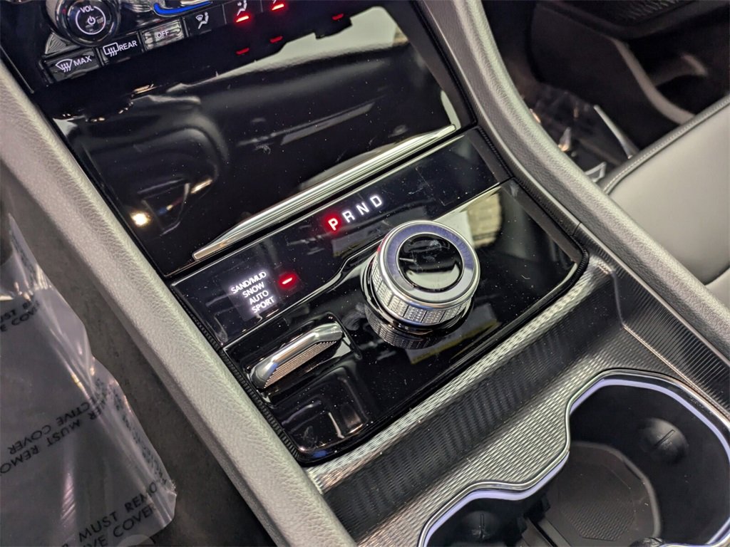 2025 Jeep Grand Cherokee Limited photo 15