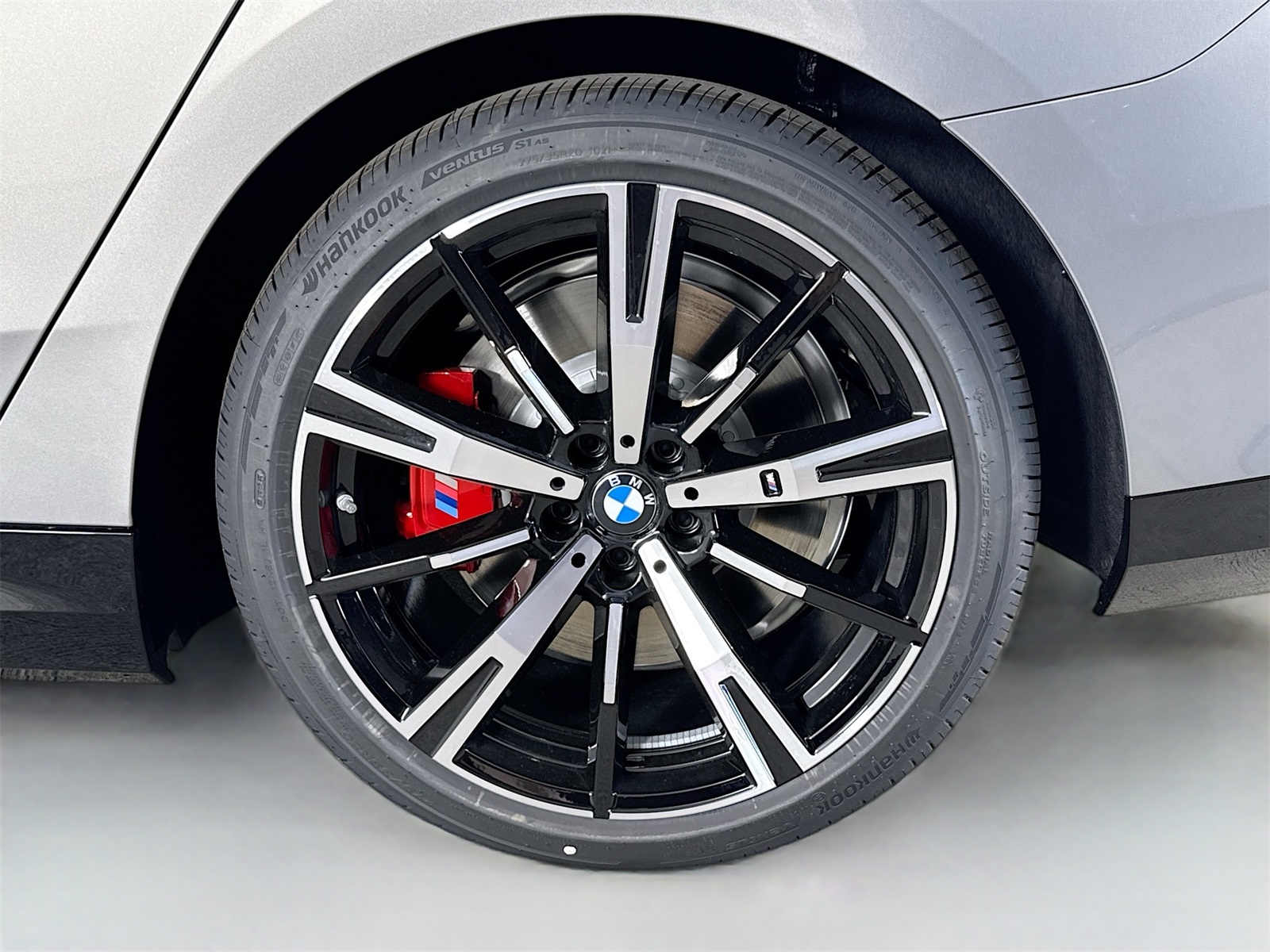 2026 Bmw 550e xDrive photo 31