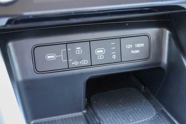 New 2025 White Hyundai SEL Convenience FWD image 16