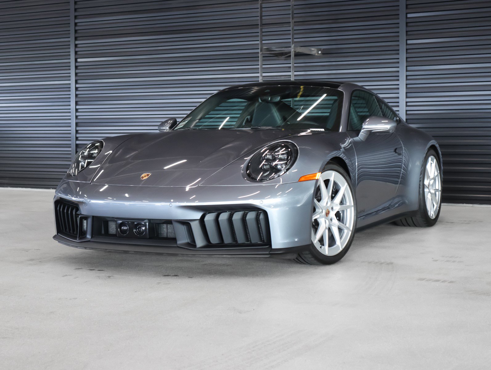 2025 Porsche 911 GTS's photo