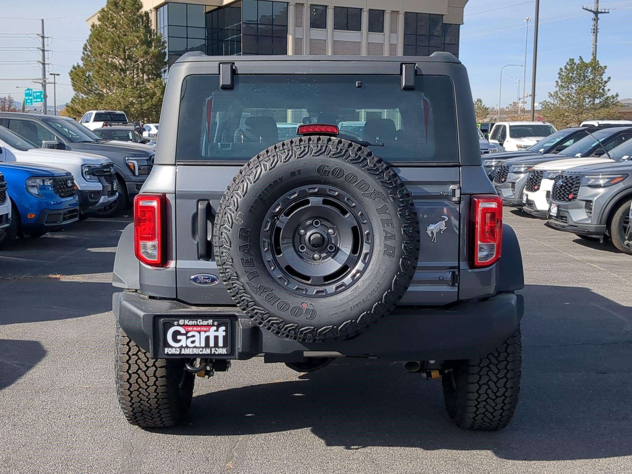 2025 Ford Bronco Base photo 4