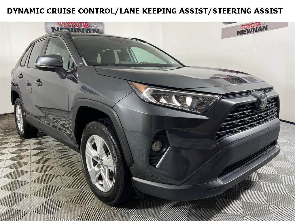 2020 Toyota RAV4 XLE's photo