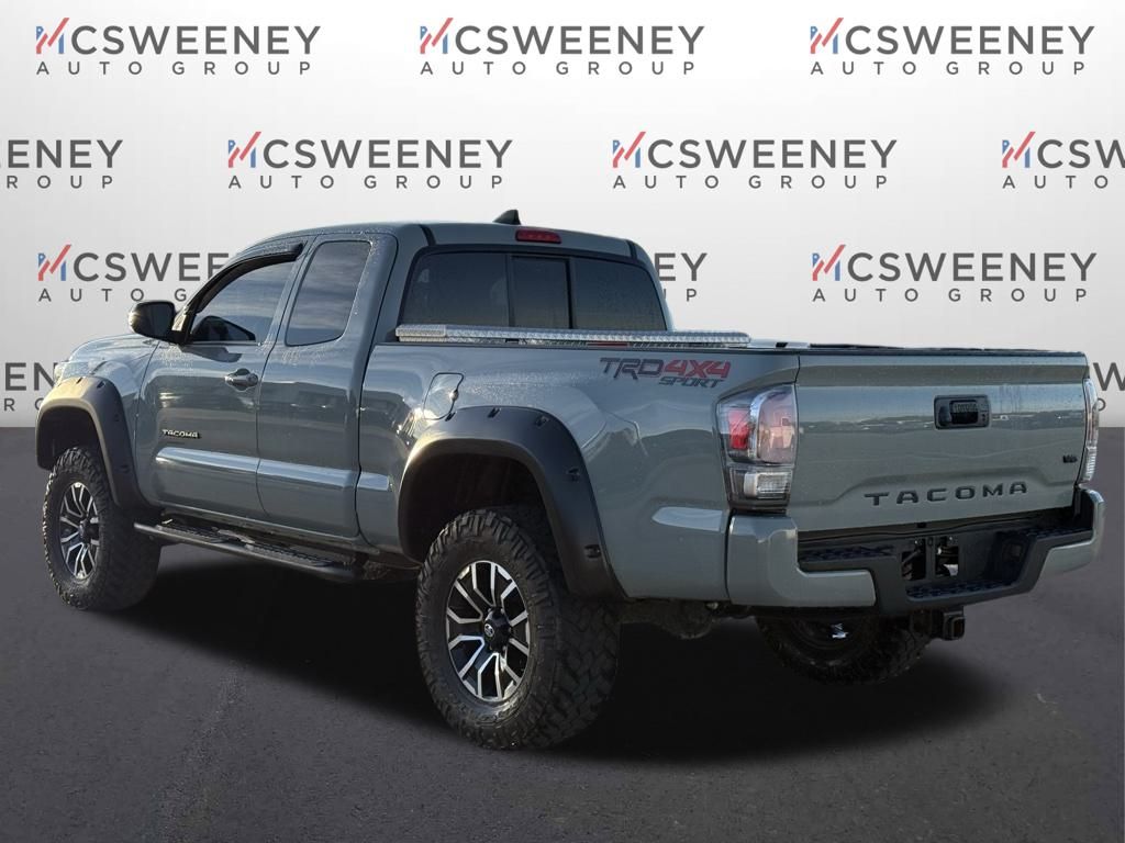 2022 Toyota Tacoma TRD Sport photo 3