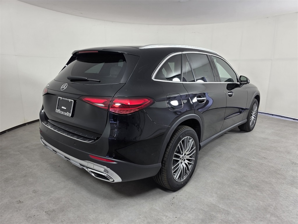 2026 Mercedes Benz GLC 300 photo 3