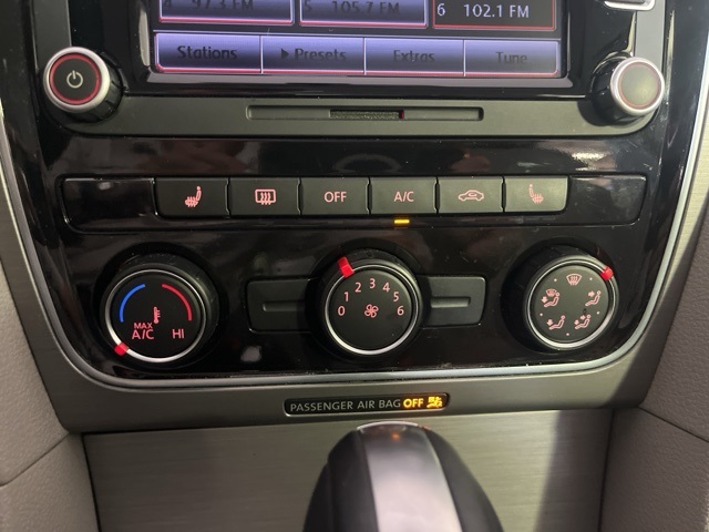 2014 Volkswagen Passat Sport photo 3