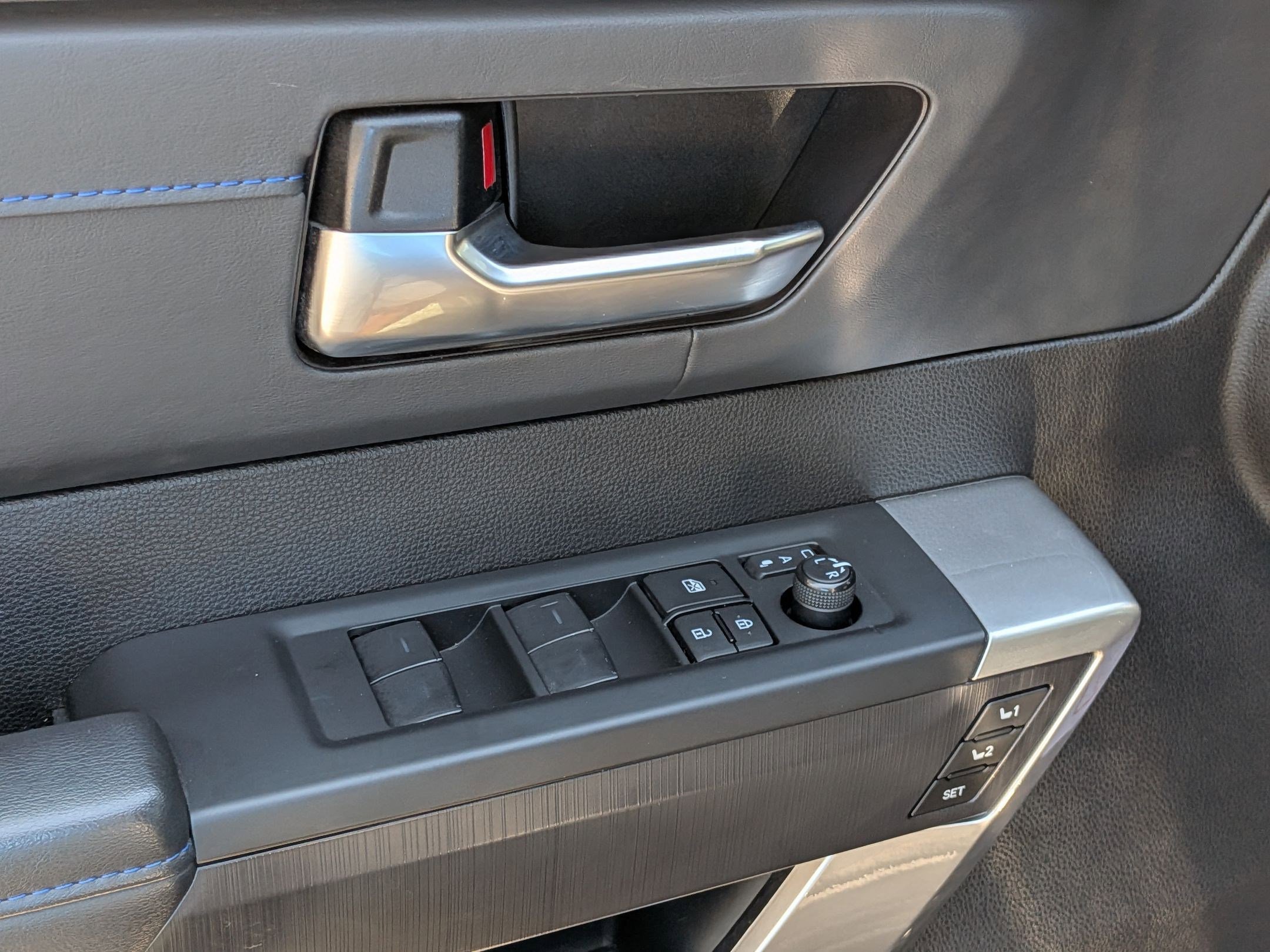 2022 Toyota Tundra Platinum photo 12
