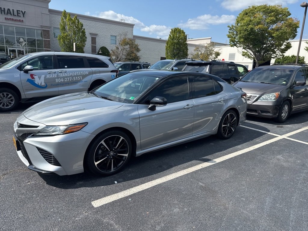 2019 Toyota Camry XSE photo 5