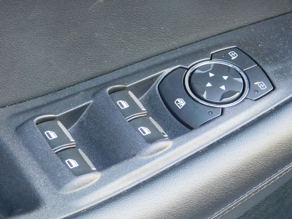 2022 Ford Edge SEL photo 22