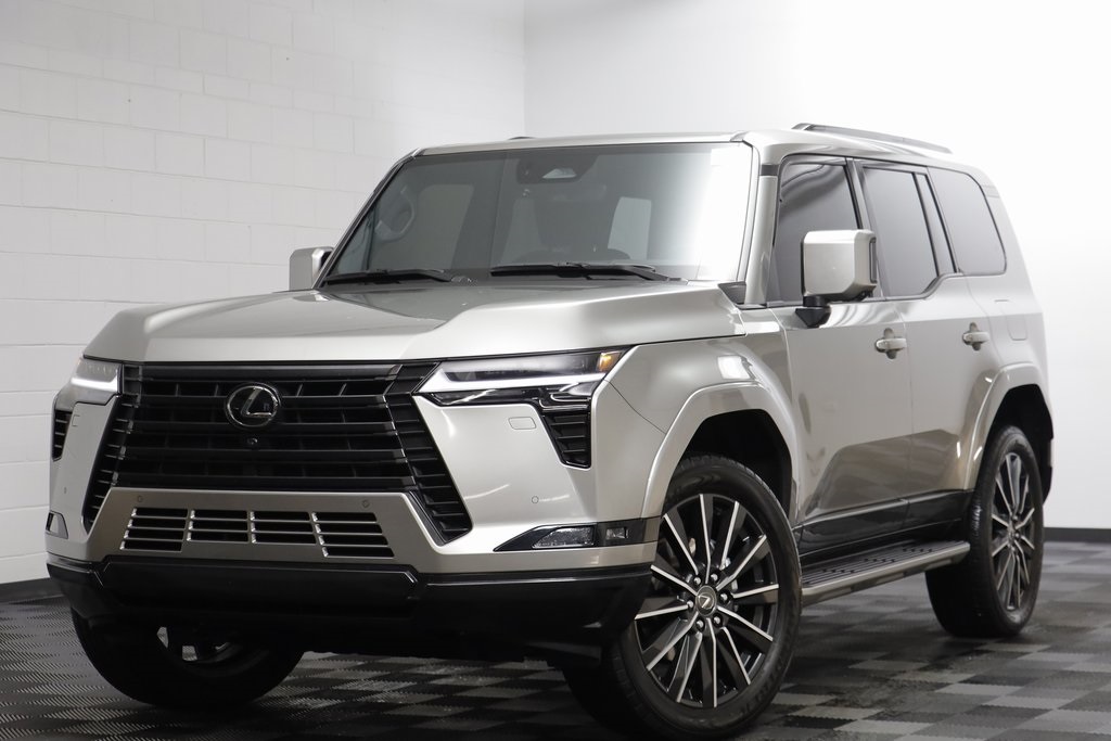 2024 Lexus GX Luxury's photo
