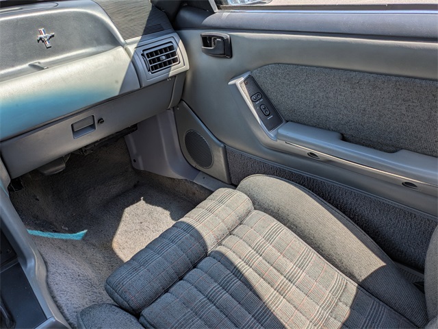 1989 Ford Mustang GT photo 14