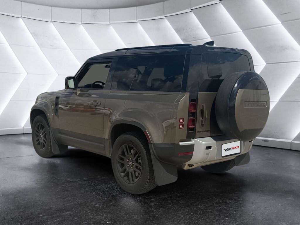 2025 Land Rover Defender 90 S photo 4