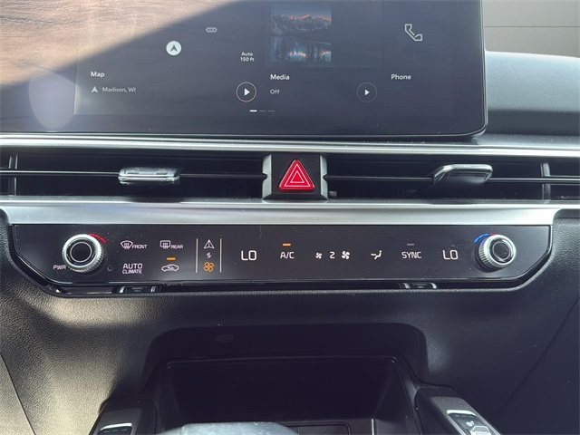 2024 Kia Sorento S photo 9