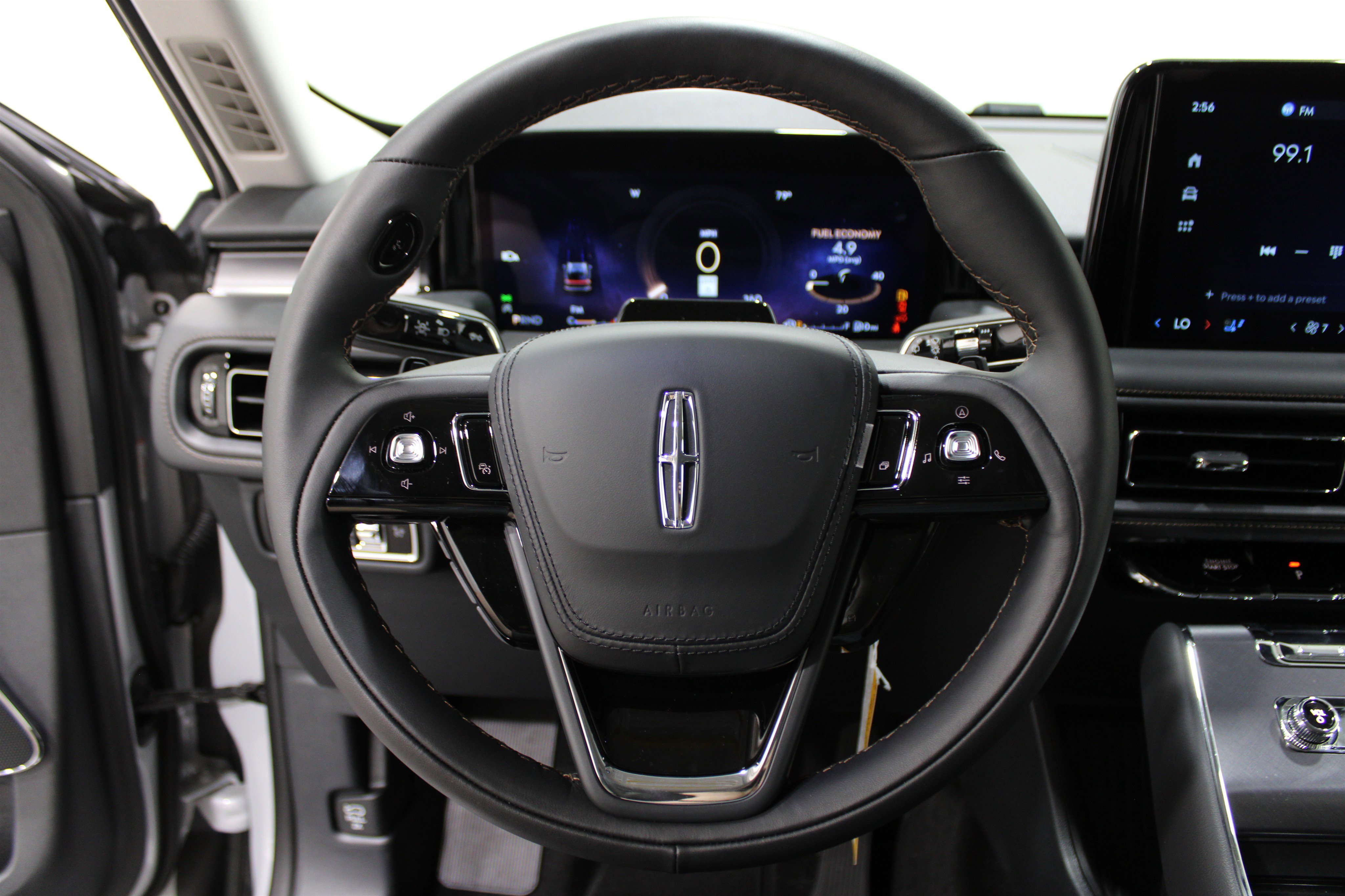 2025 Lincoln Aviator Premiere photo 8
