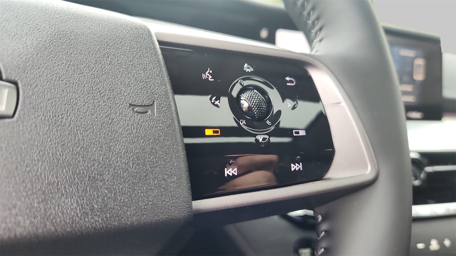 2025 Nissan Murano SL photo 28