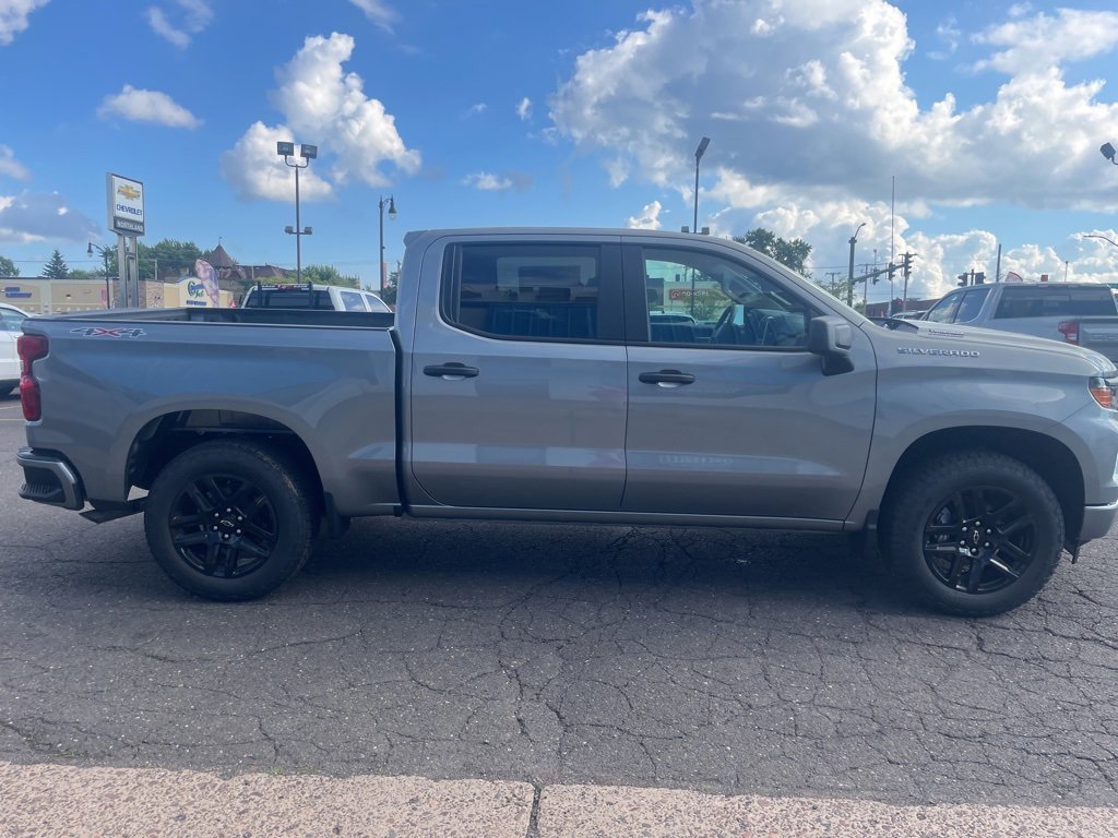 2026 Chevrolet Silverado 1500 Custom photo 4